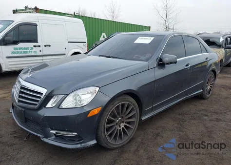 2013 Mercedes-Benz E 350 4Matic z USA, uszkodzony, nr VIN WDDHF8JB0DA663624